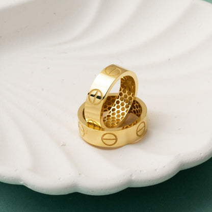 14K Yellow Gold Screw Detail Wedding Band Ring