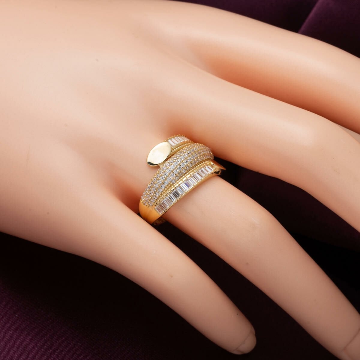14K Yellow Gold Baguette Cubic Zirconia Women's Ring (3.03 g)