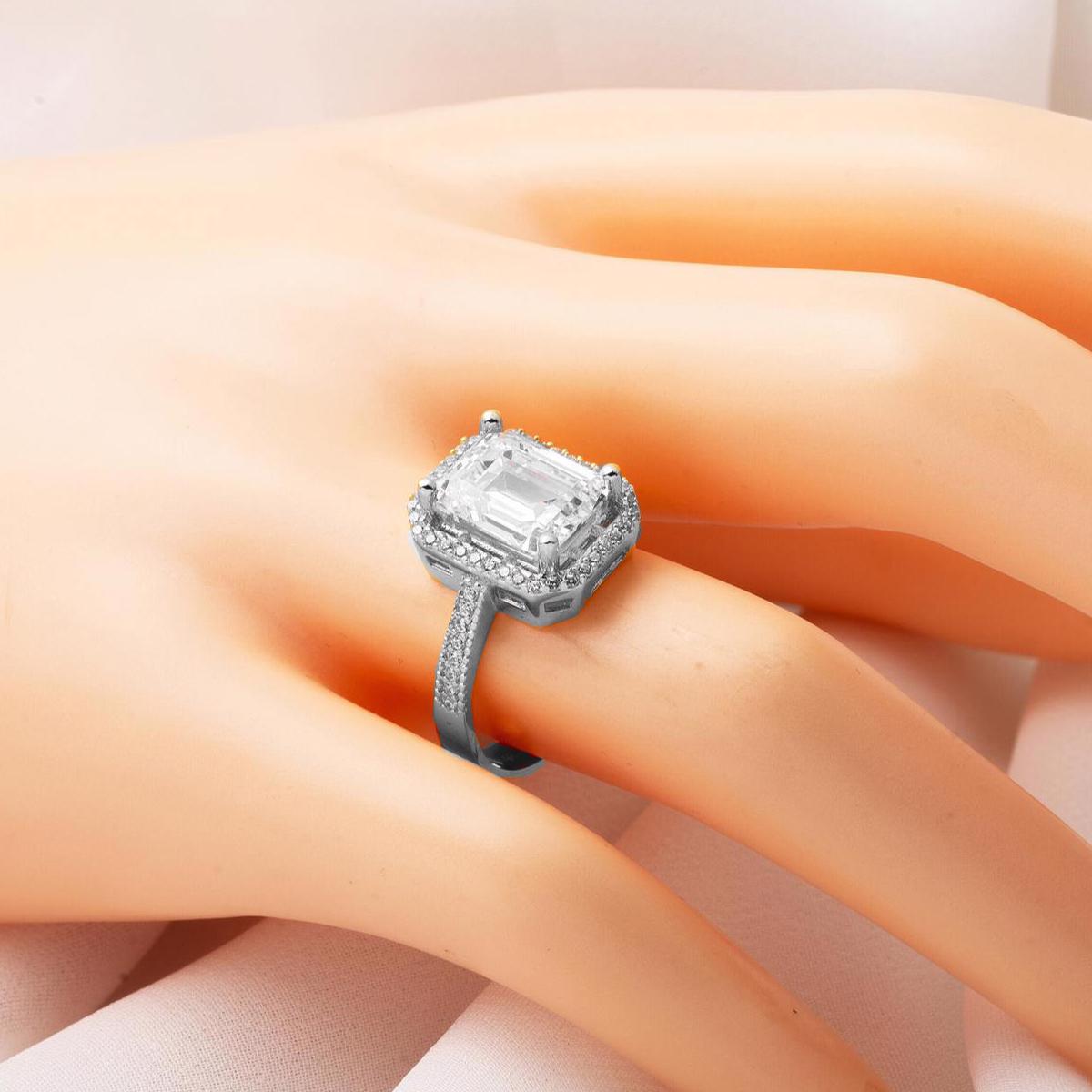 14K White Gold Baguette Cubic Zirconia Ring (4.29 g)