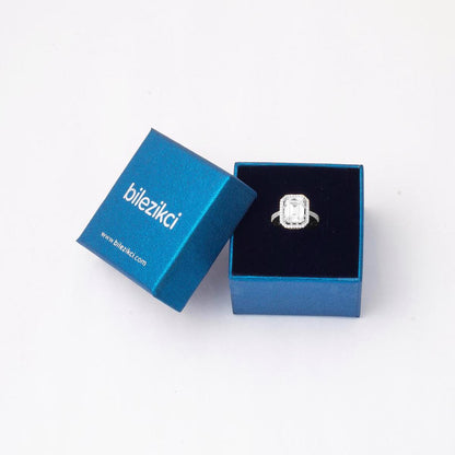14K White Gold Baguette Cubic Zirconia Ring (4.29 g)