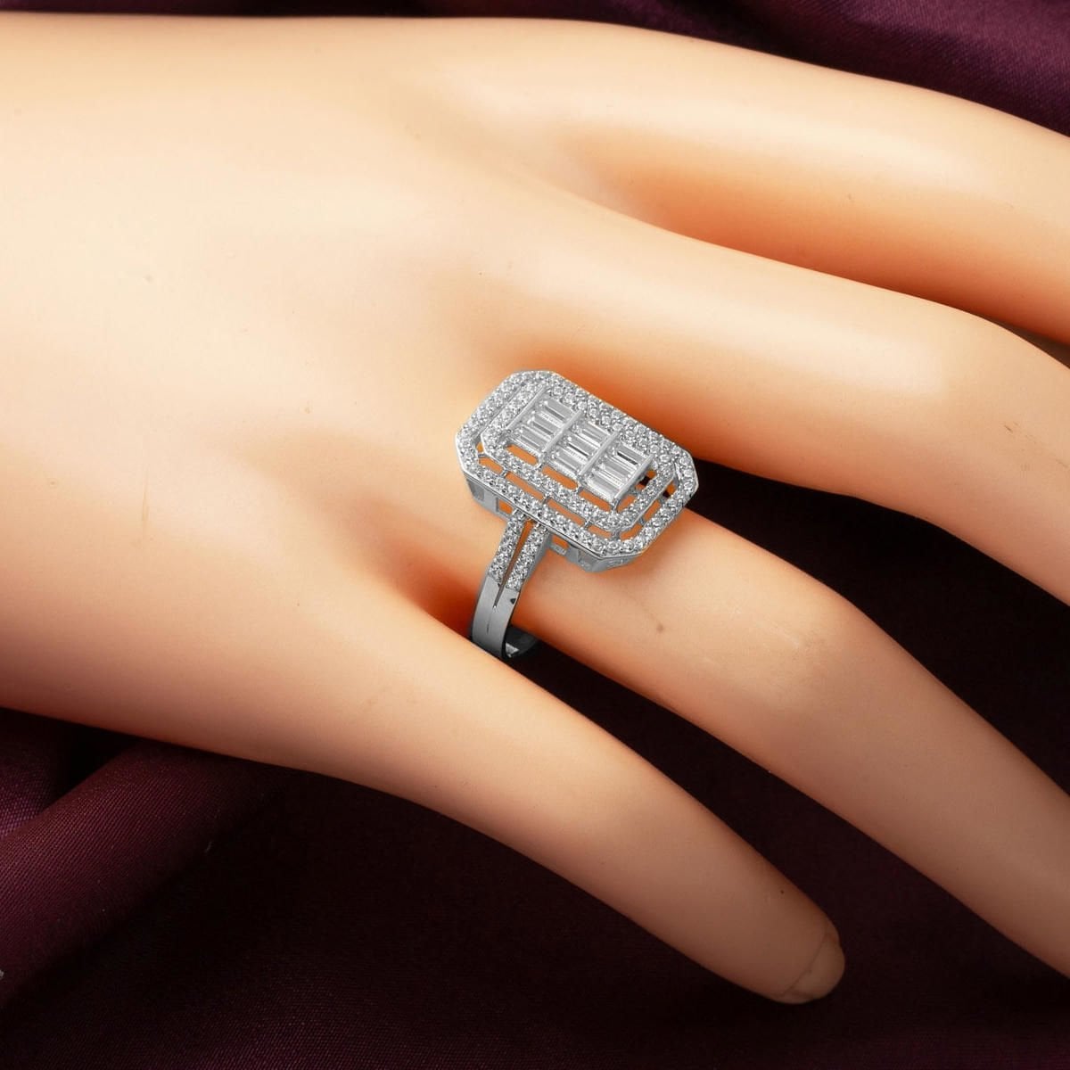 14K White Gold Baguette Cubic Zirconia Ring (2.71 g)