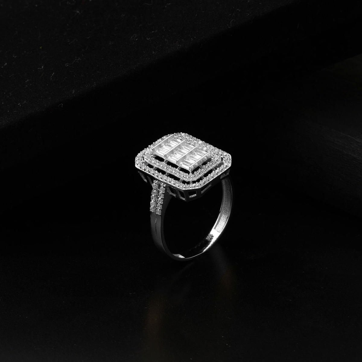 14K White Gold Baguette Cubic Zirconia Ring (2.71 g)