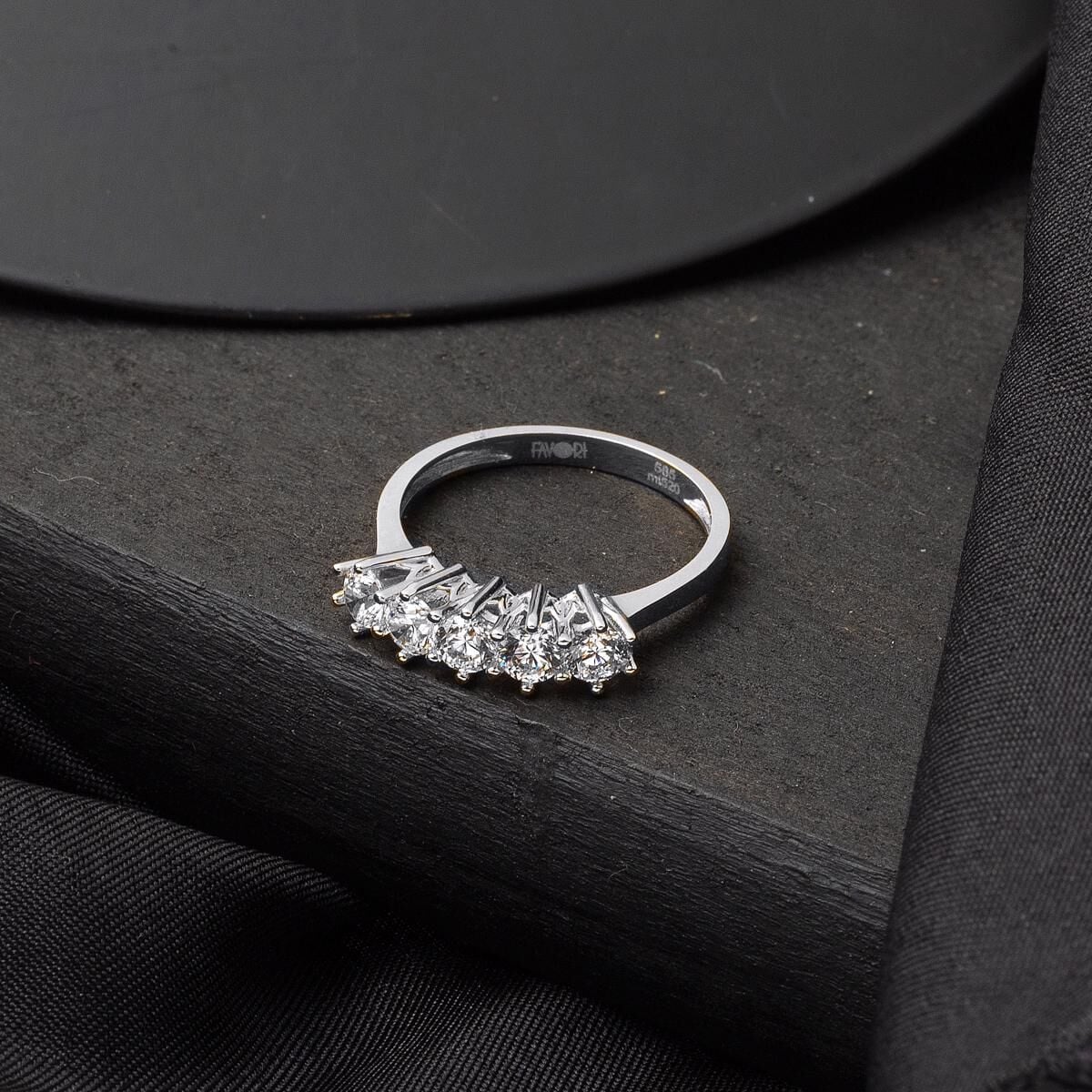 14K White Gold Five Stone Cubic Zirconia Ring (2.43 g)
