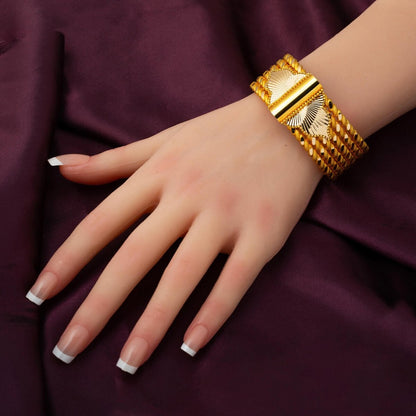 14K Yellow Gold Twisted Hinged Cuff Bangle (31.3 g)