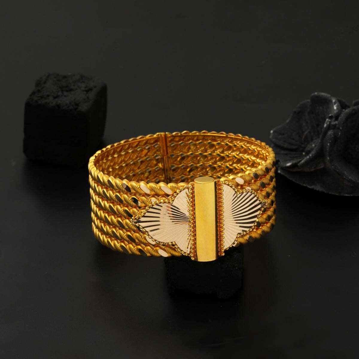 14K Yellow Gold Twisted Hinged Cuff Bangle (31.3 g)