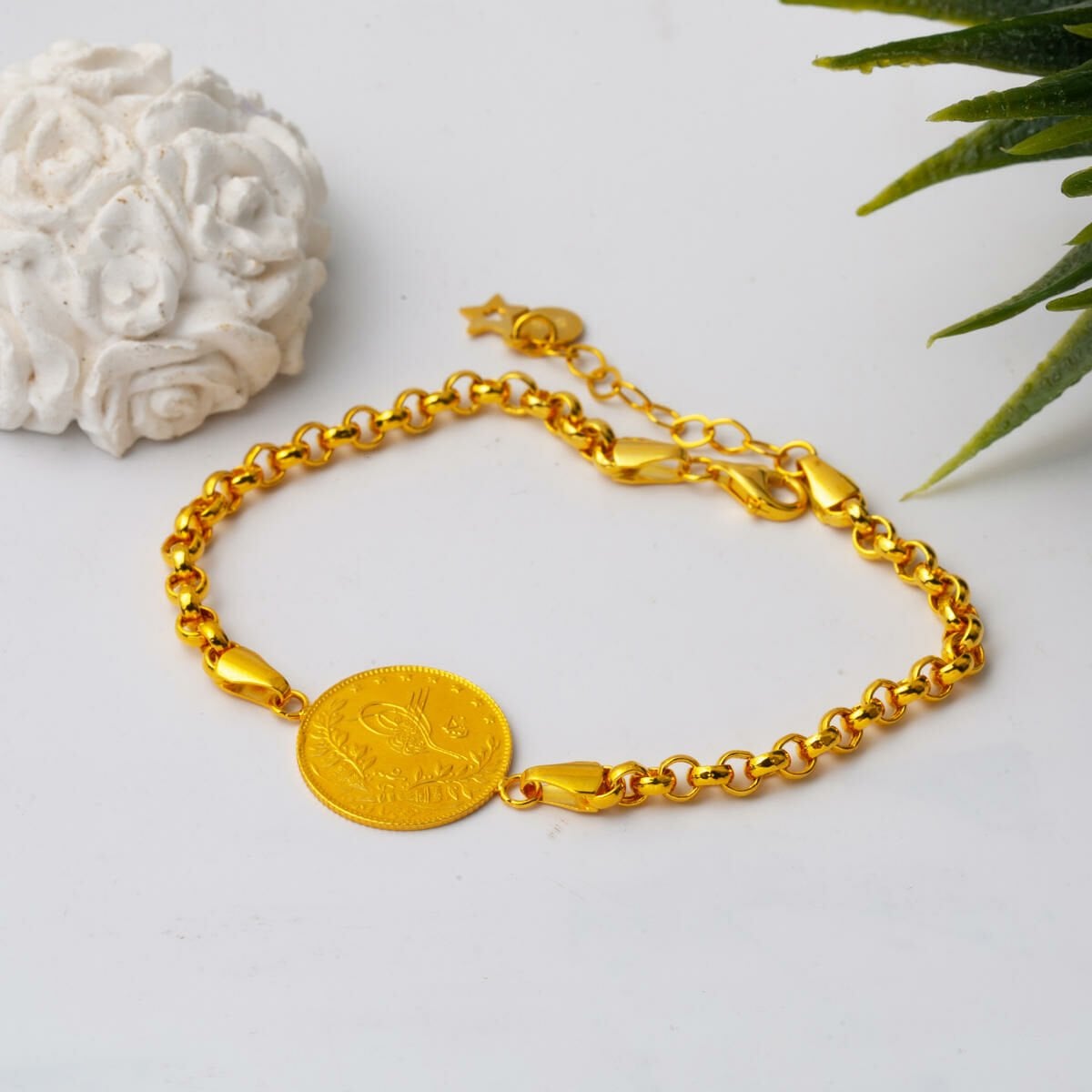 14K Yellow Gold Rolo Chain Half Ottoman Resat Coin Bracelet