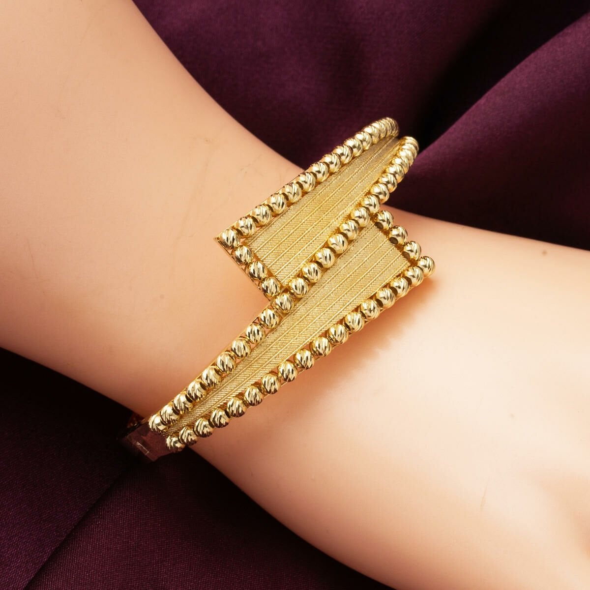 14K Yellow Gold Bead Mesh Hinged Cuff Bangle