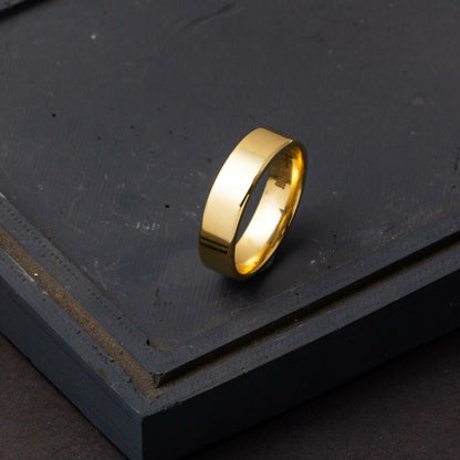 14K Yellow Gold Square-Cut Women's Wedding Band 6 mm