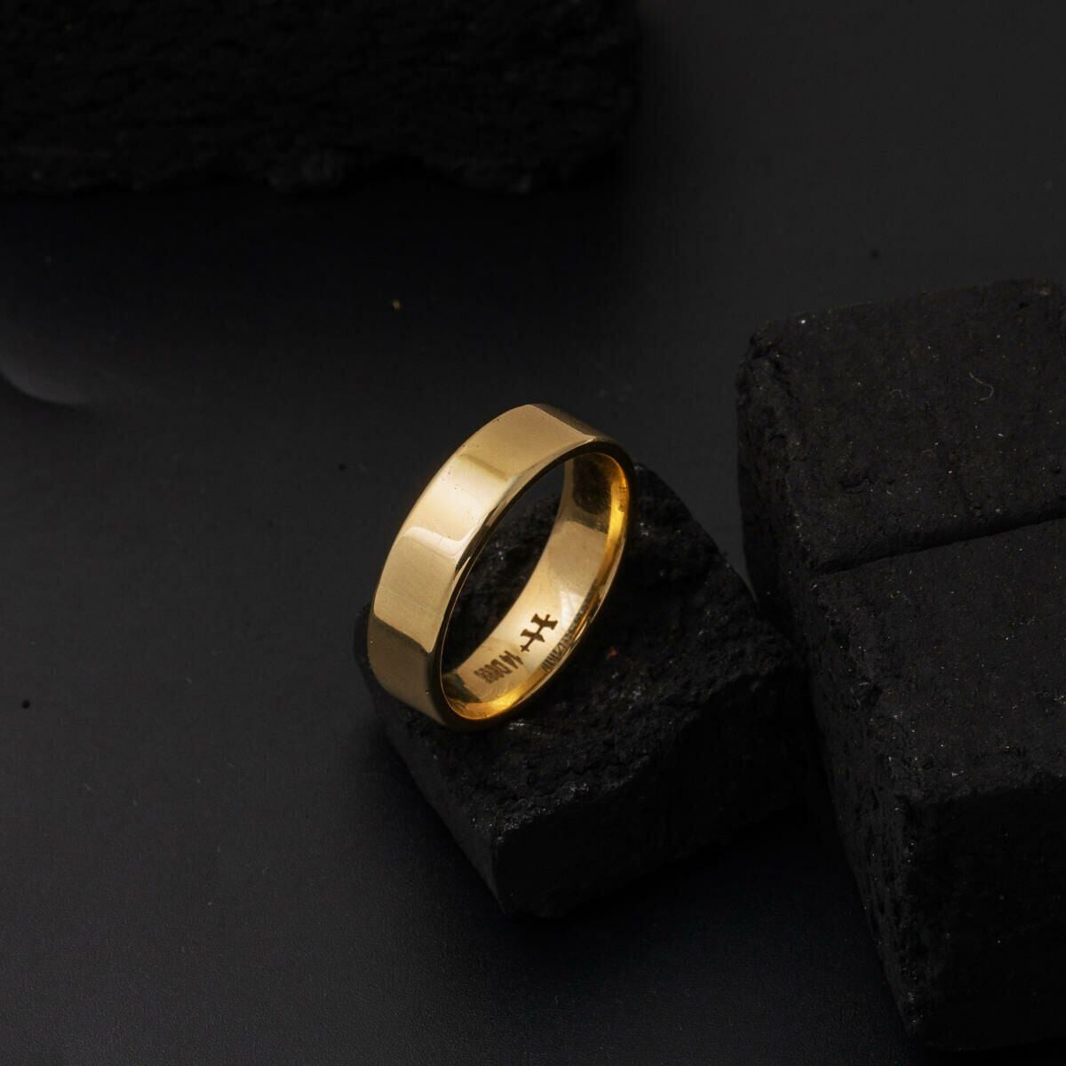14K Yellow Gold Square-Cut Women's Wedding Band 6 mm