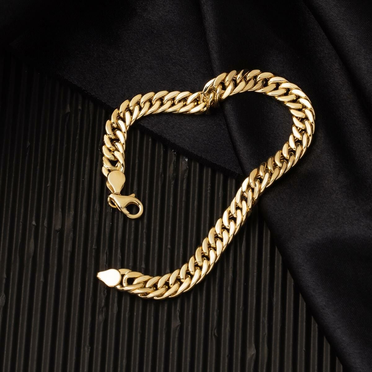 14K Yellow Gold Curb Bracelet (8.89 g)