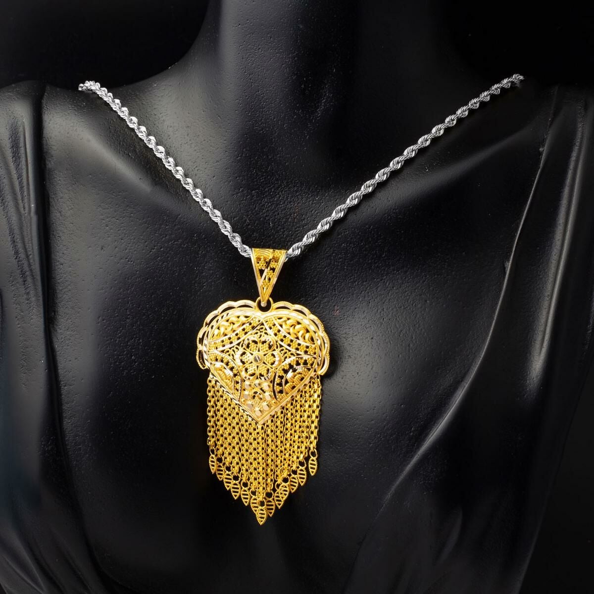 14K Yellow Gold Indian Style Heart Pendant