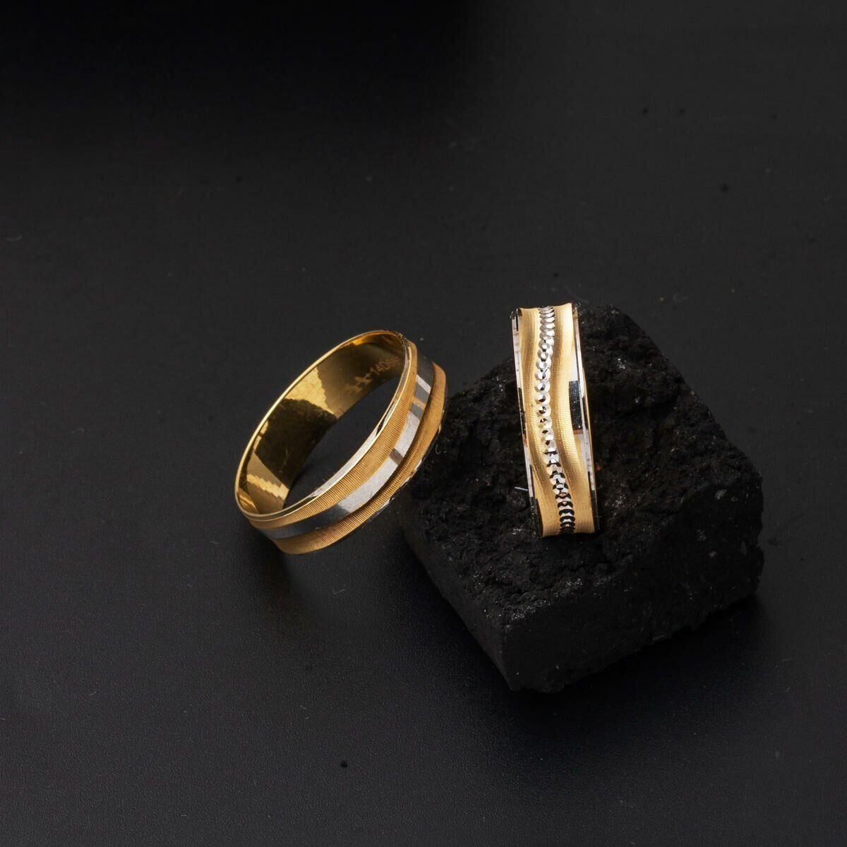 14K Yellow Gold Two-Tone Men's Wedding Band