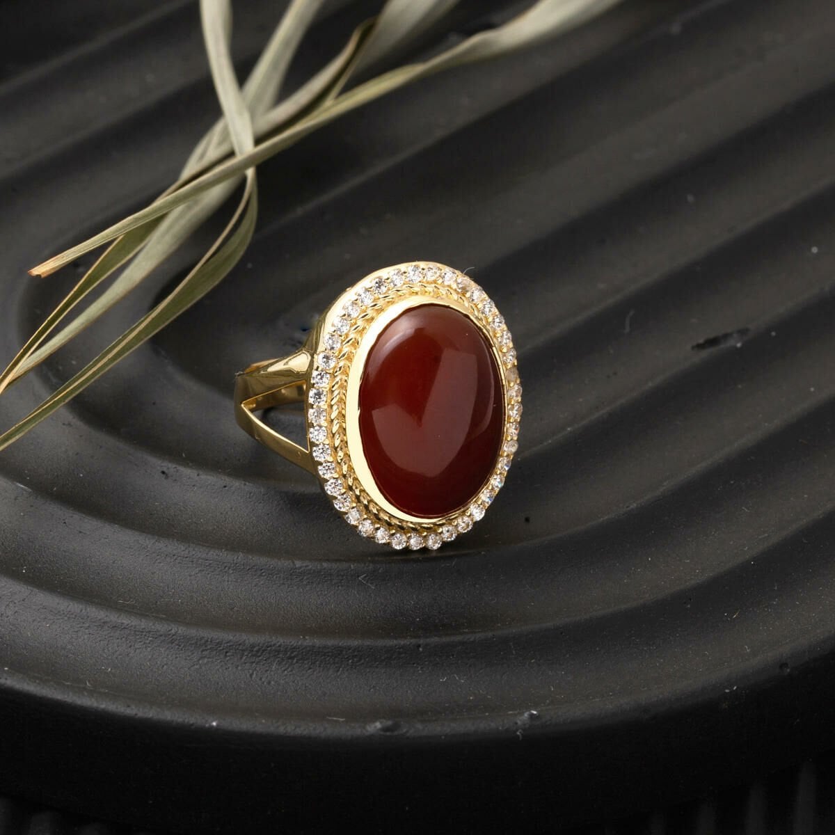 14K Yellow Gold Red Agate Ring
