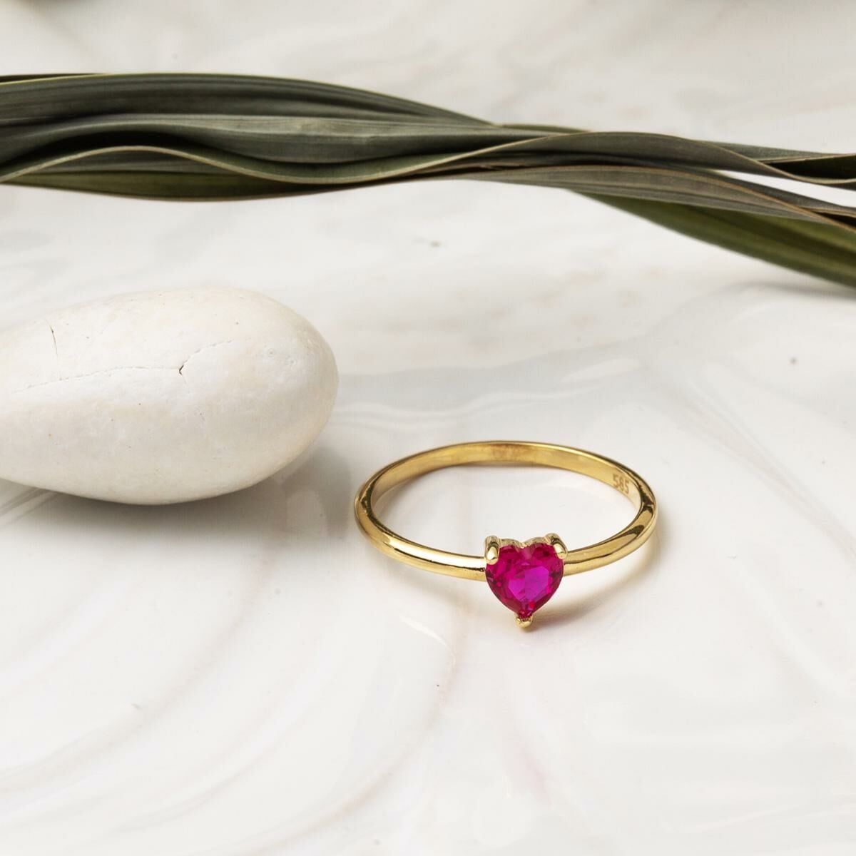 14K Yellow Gold Rose Heart Cubic Zirconia Ring (1.56 g)