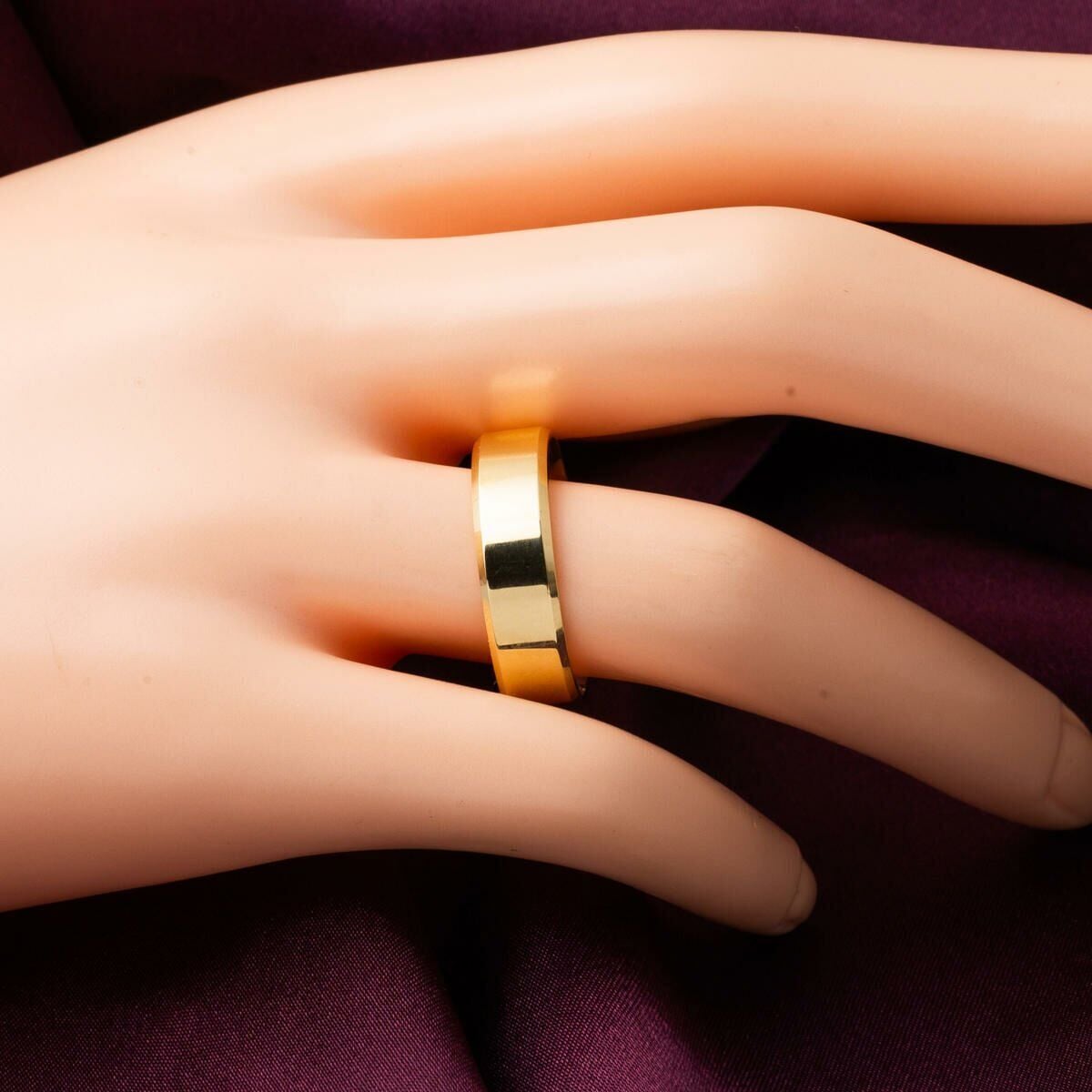 14K Yellow Gold Classic Square-Cut Men's Wedding Band 6 mm