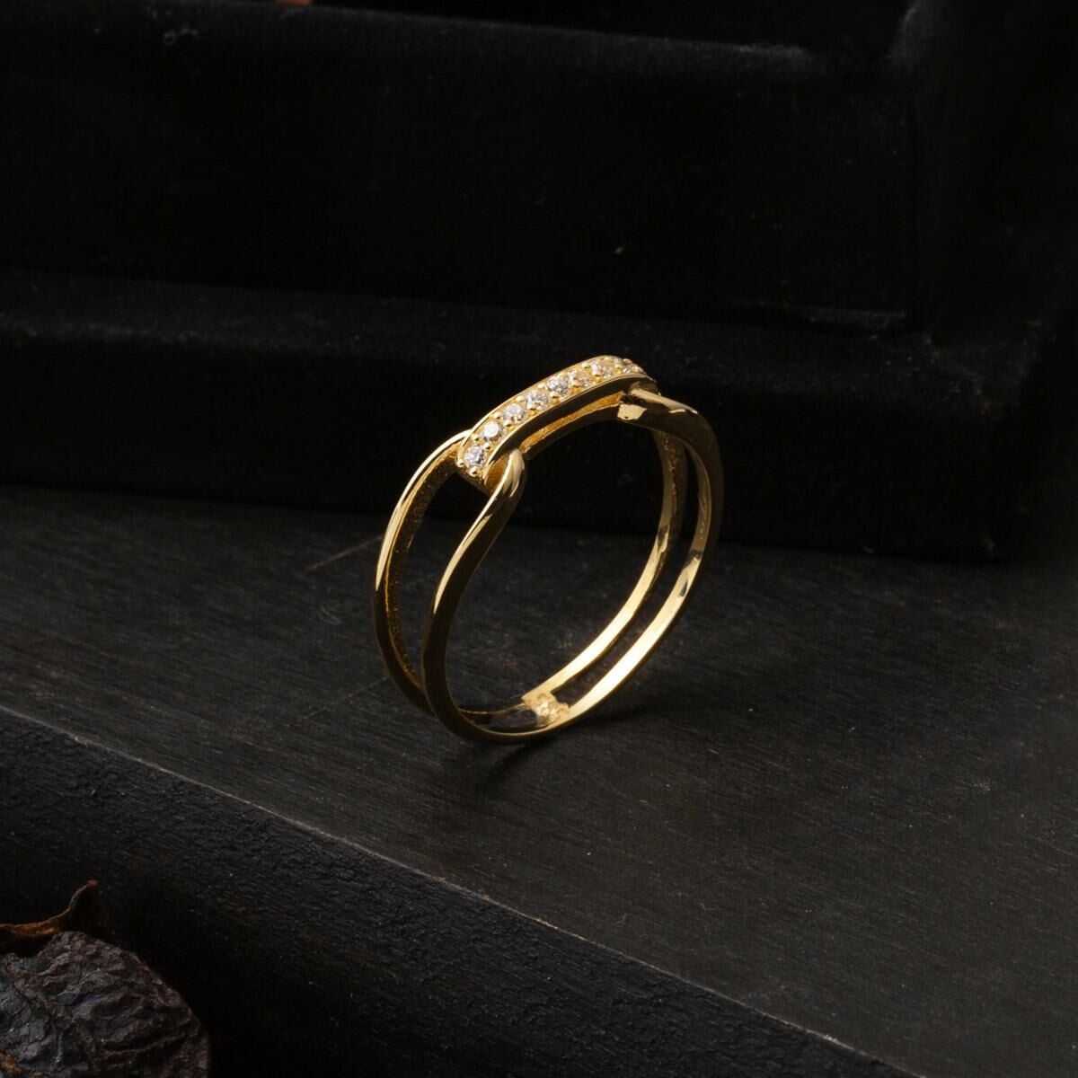 14K Yellow Gold Minimalist Cubic Zirconia Ring