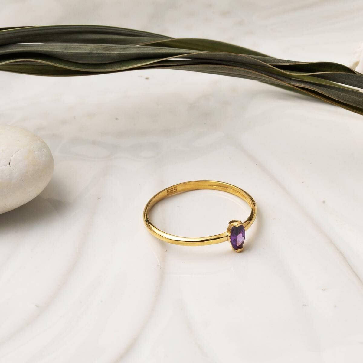 14K Yellow Gold Oval Purple Cubic Zirconia Ring