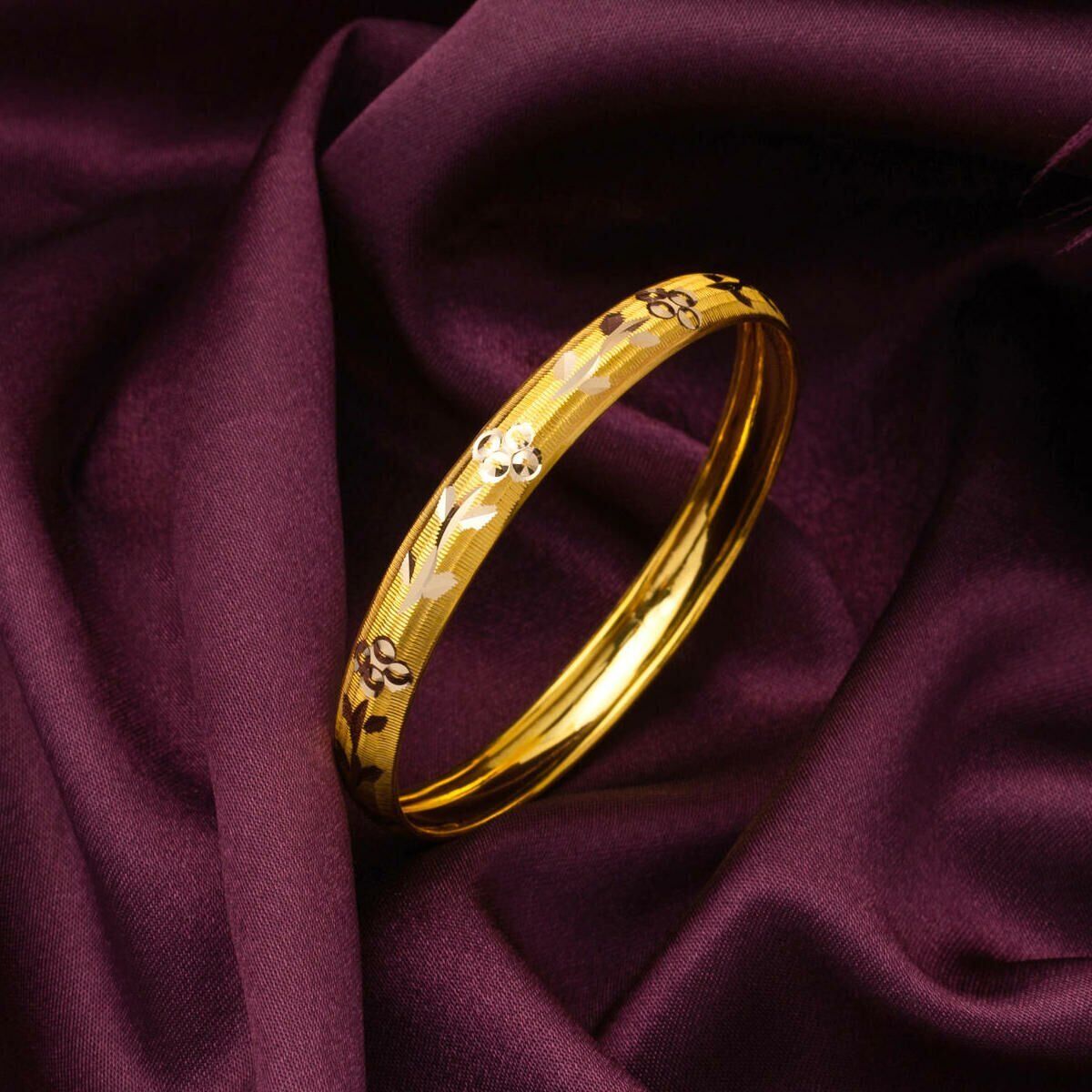 14K Yellow Gold Daisy Baby Bangle