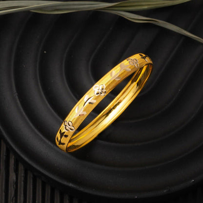 14K Yellow Gold Daisy Baby Bangle