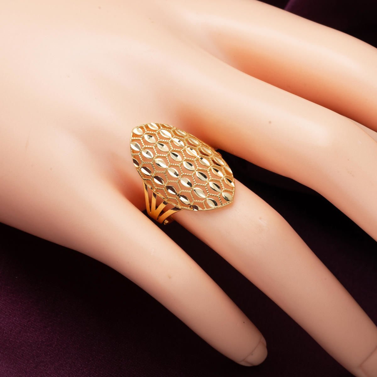 14K Yellow Gold Honeycomb Design Ring (2.5 g)