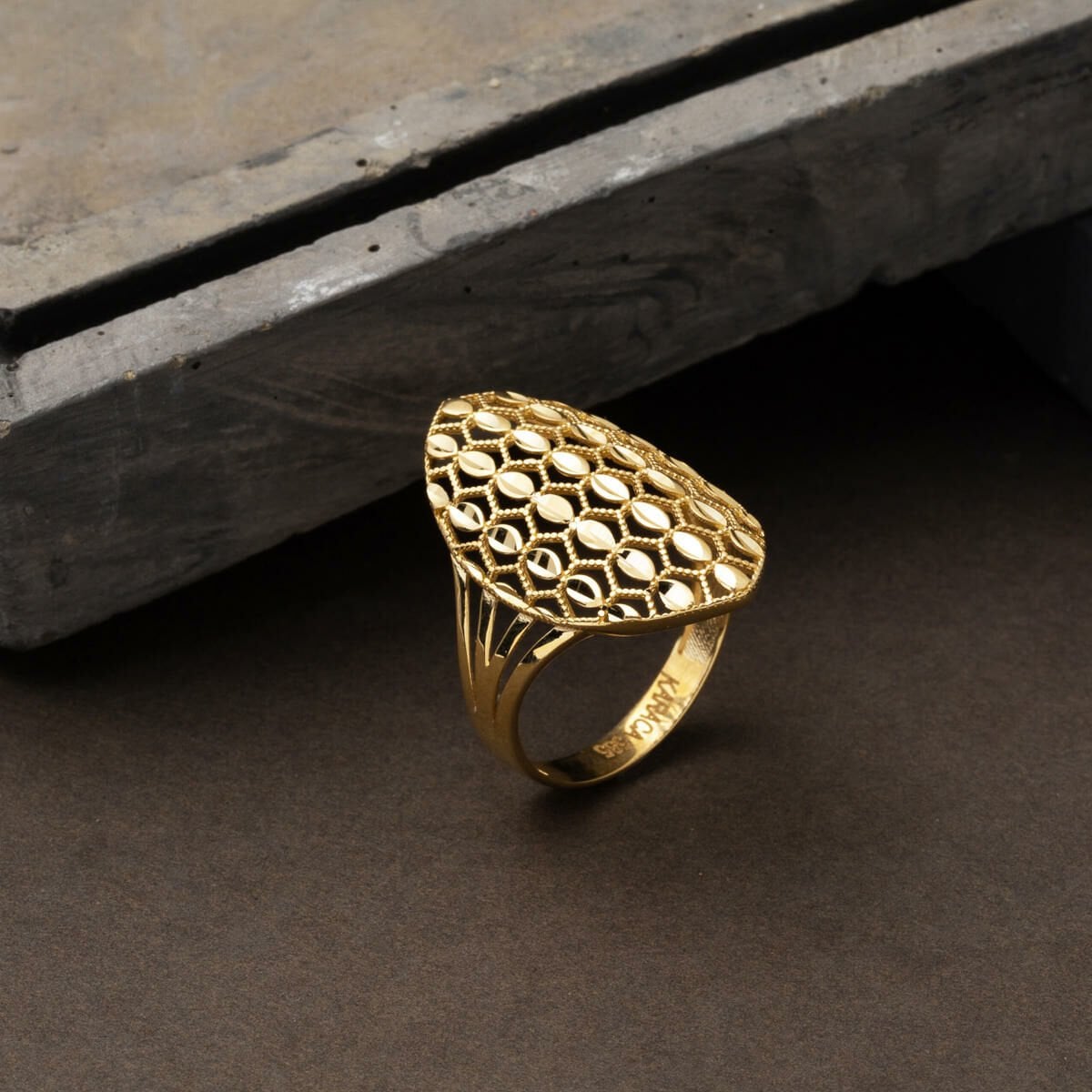 14K Yellow Gold Honeycomb Design Ring (2.5 g)