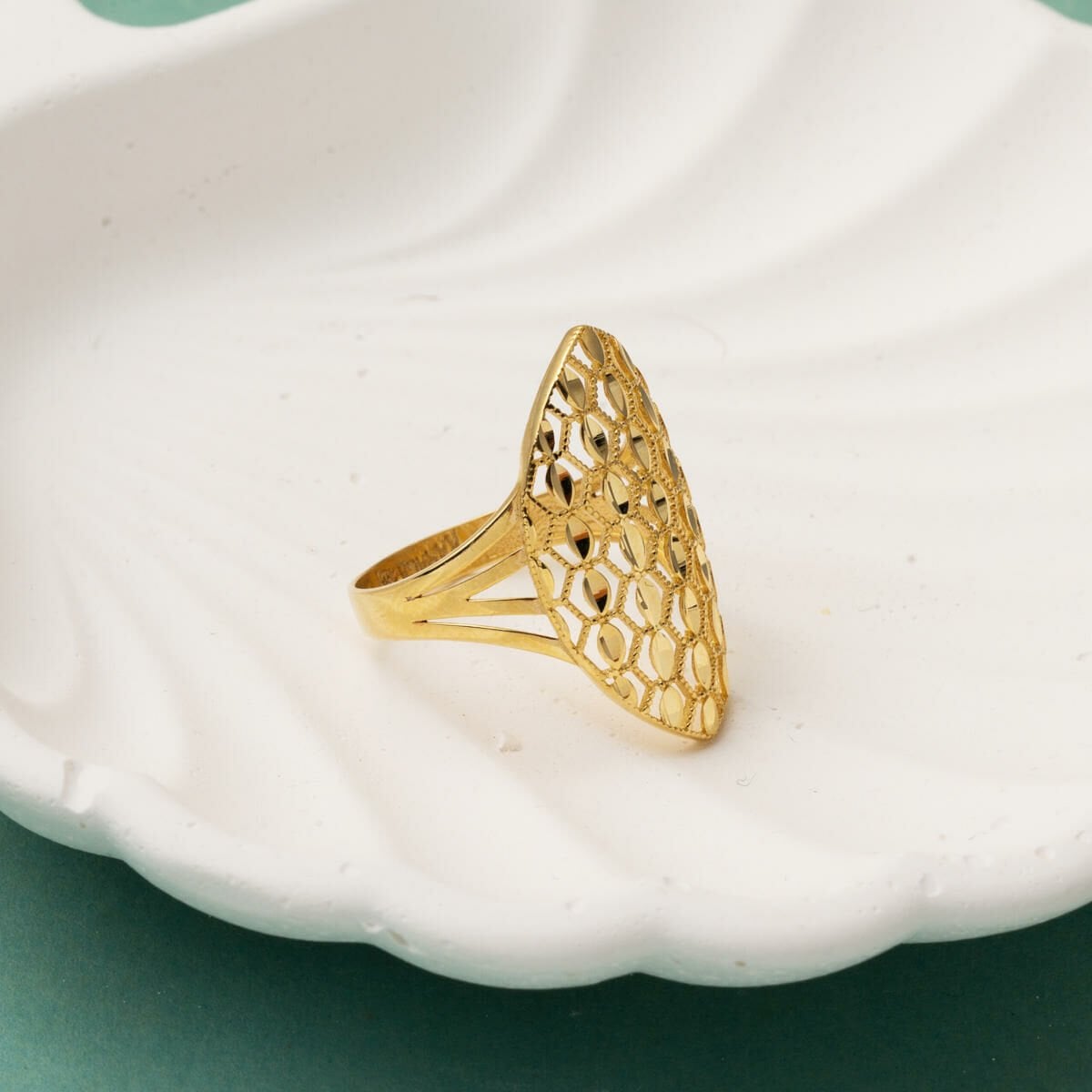 14K Yellow Gold Honeycomb Design Ring (2.5 g)