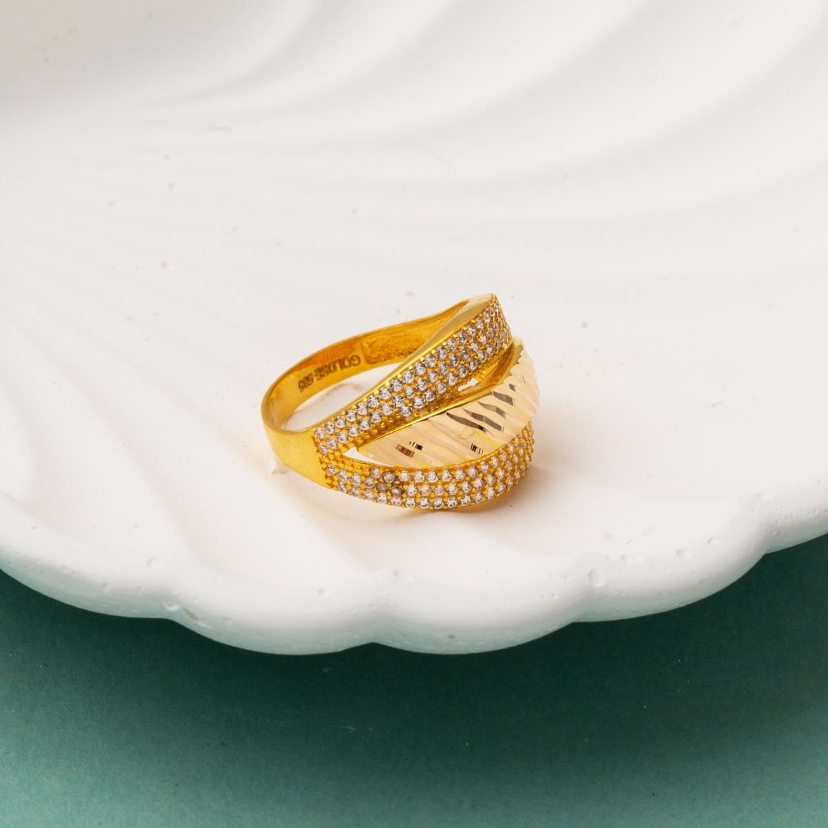 14K Yellow Gold Women's Cubic Zirconia Ring (3.34 g)