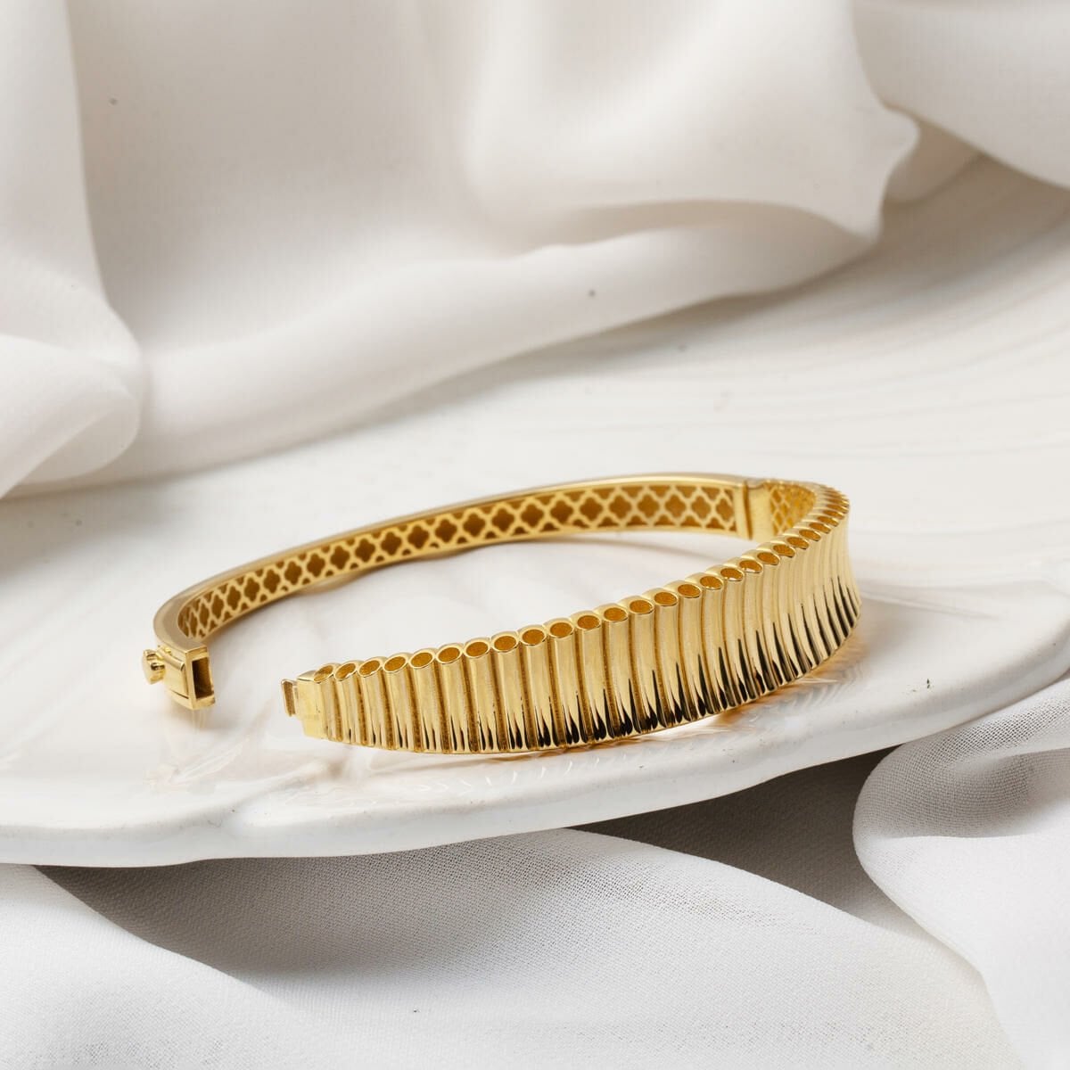 14K Yellow Gold Design Hinged Cuff Bangle
