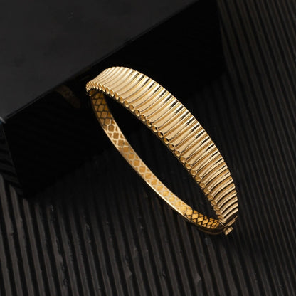 14K Yellow Gold Design Hinged Cuff Bangle