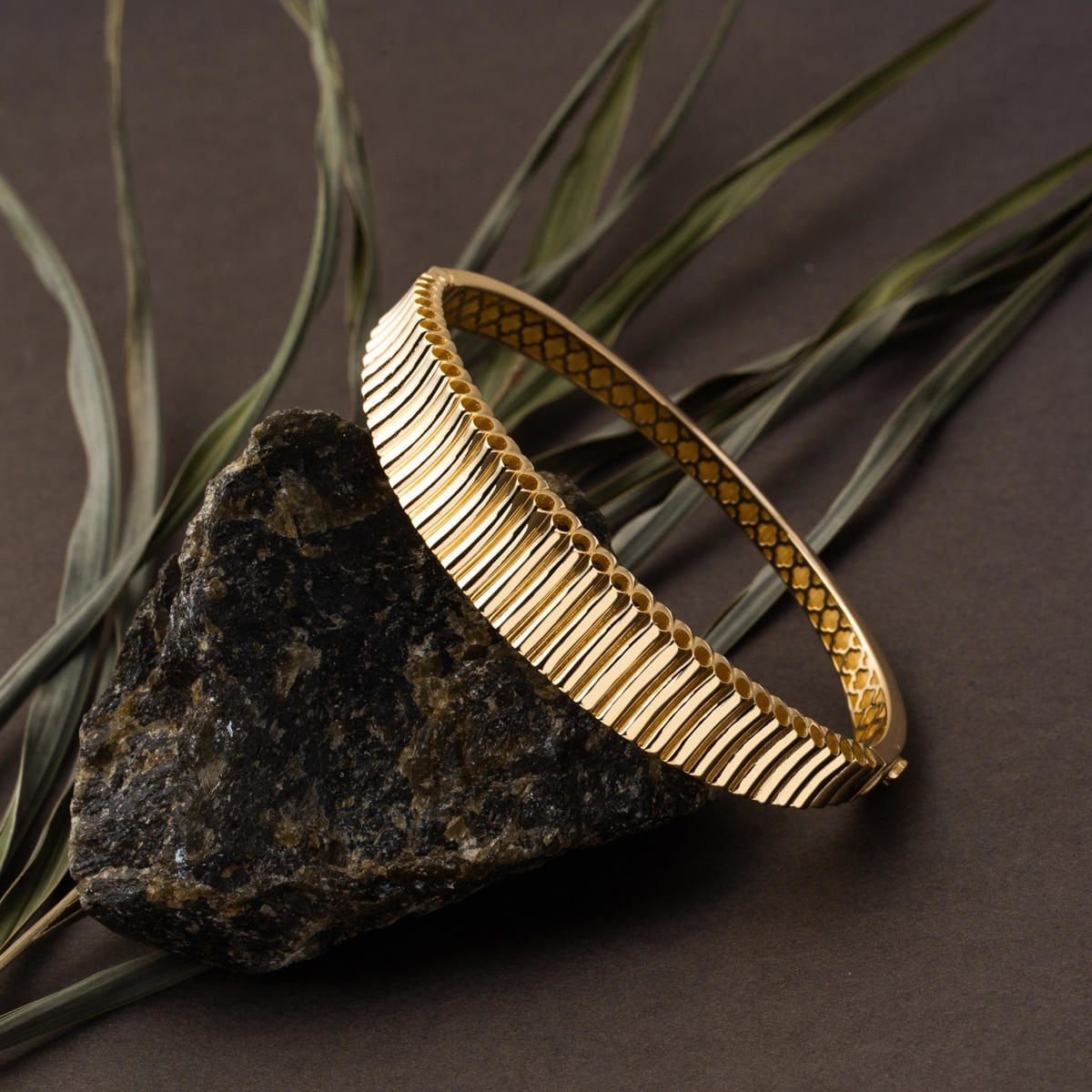 14K Yellow Gold Design Hinged Cuff Bangle