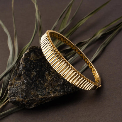 14K Yellow Gold Design Hinged Cuff Bangle