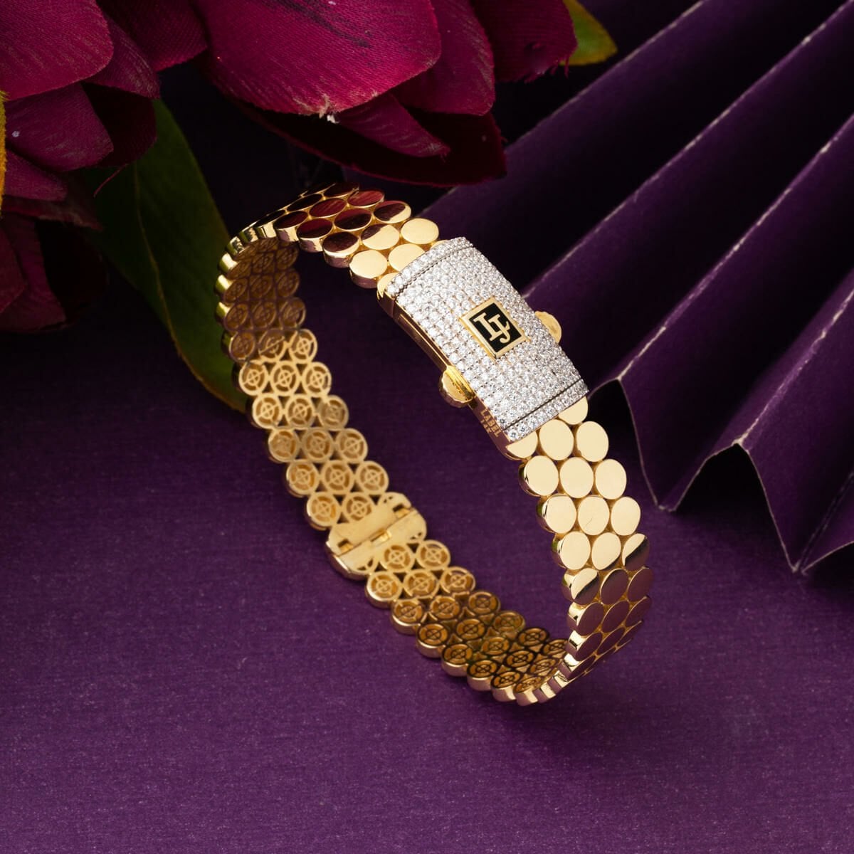 14K Yellow Gold Round Patterned Cubic Zirconia Hinged Cuff Bangle