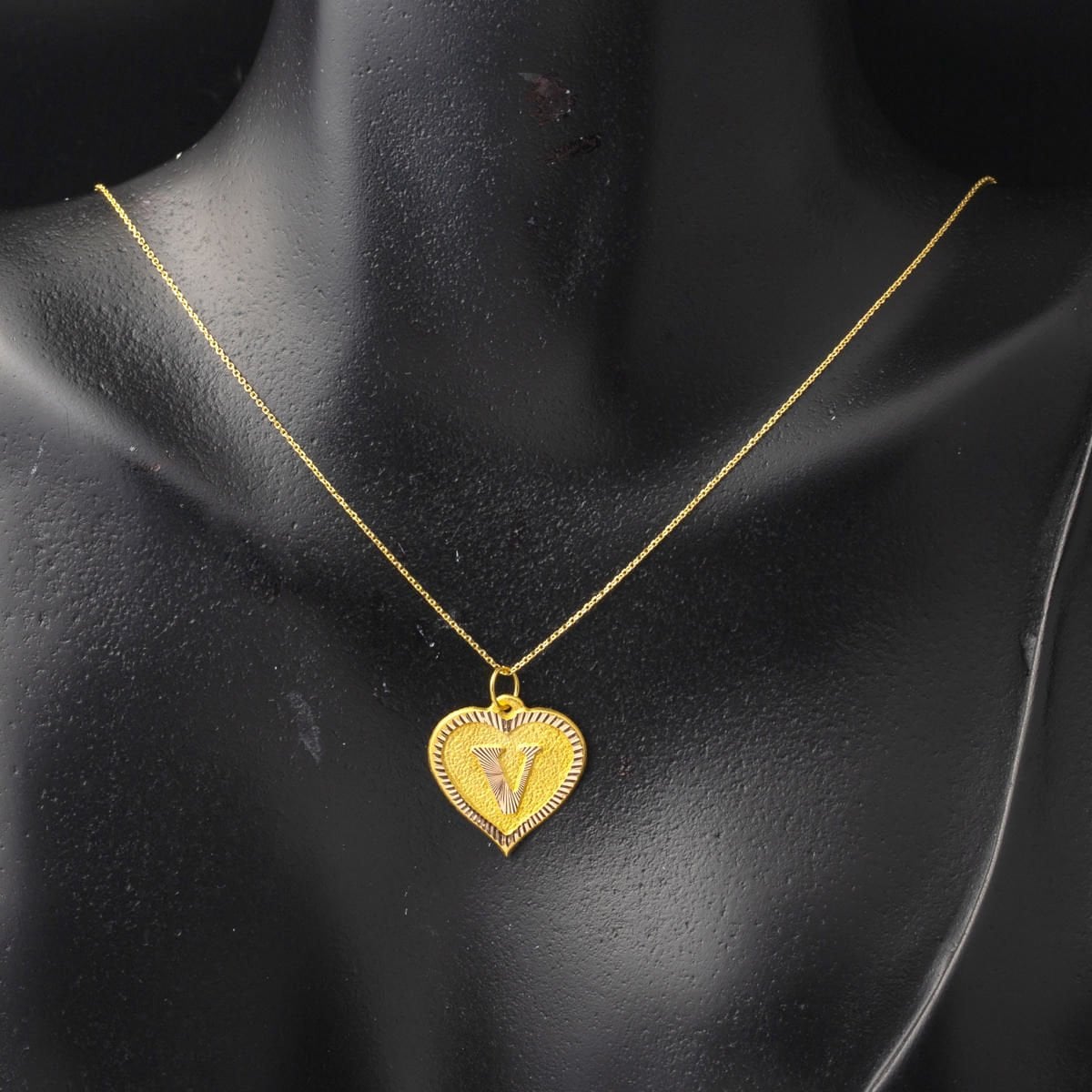 14K Yellow Gold V Initial Chain Necklace