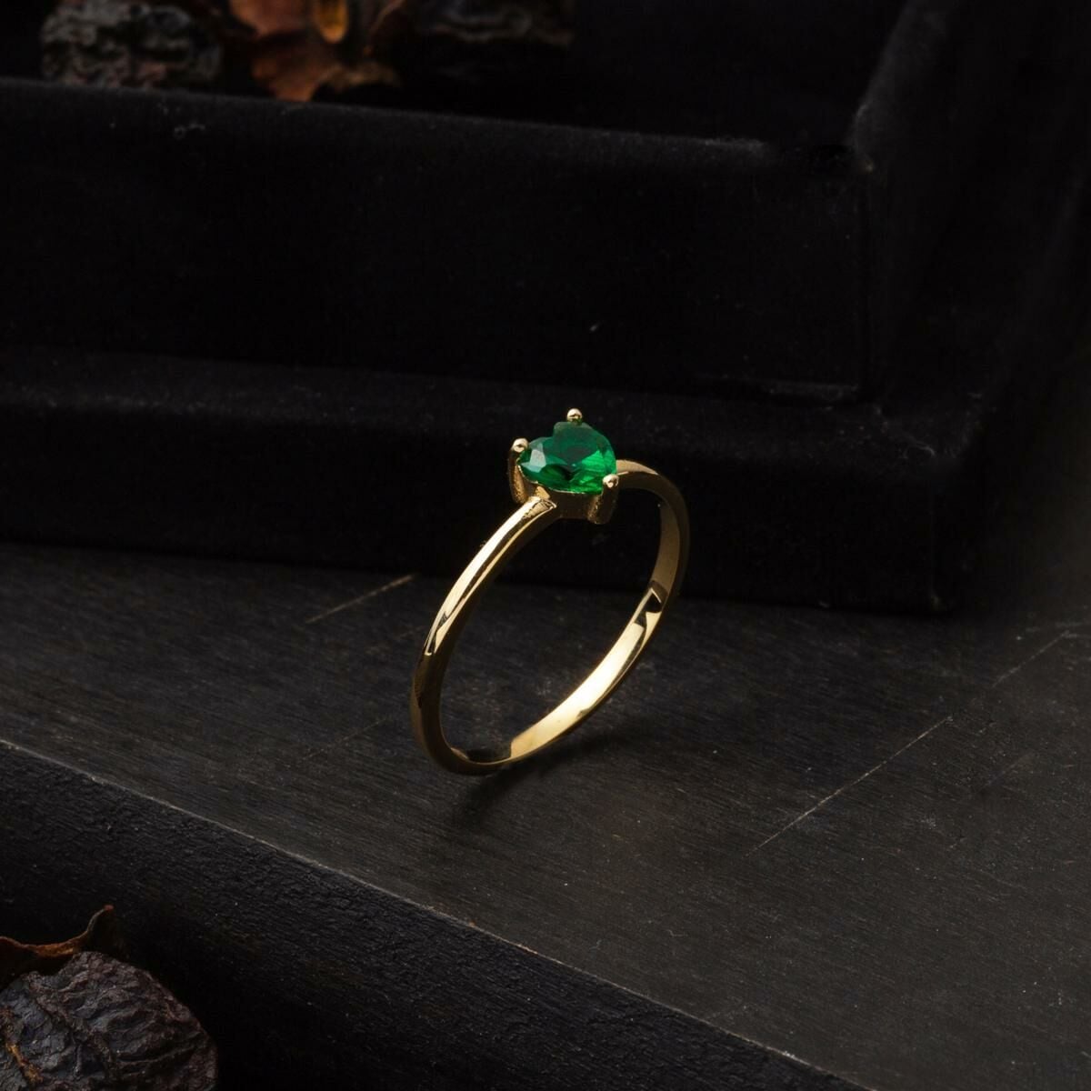 14K Yellow Gold Green Heart Cubic Zirconia Ring (1.48 g)