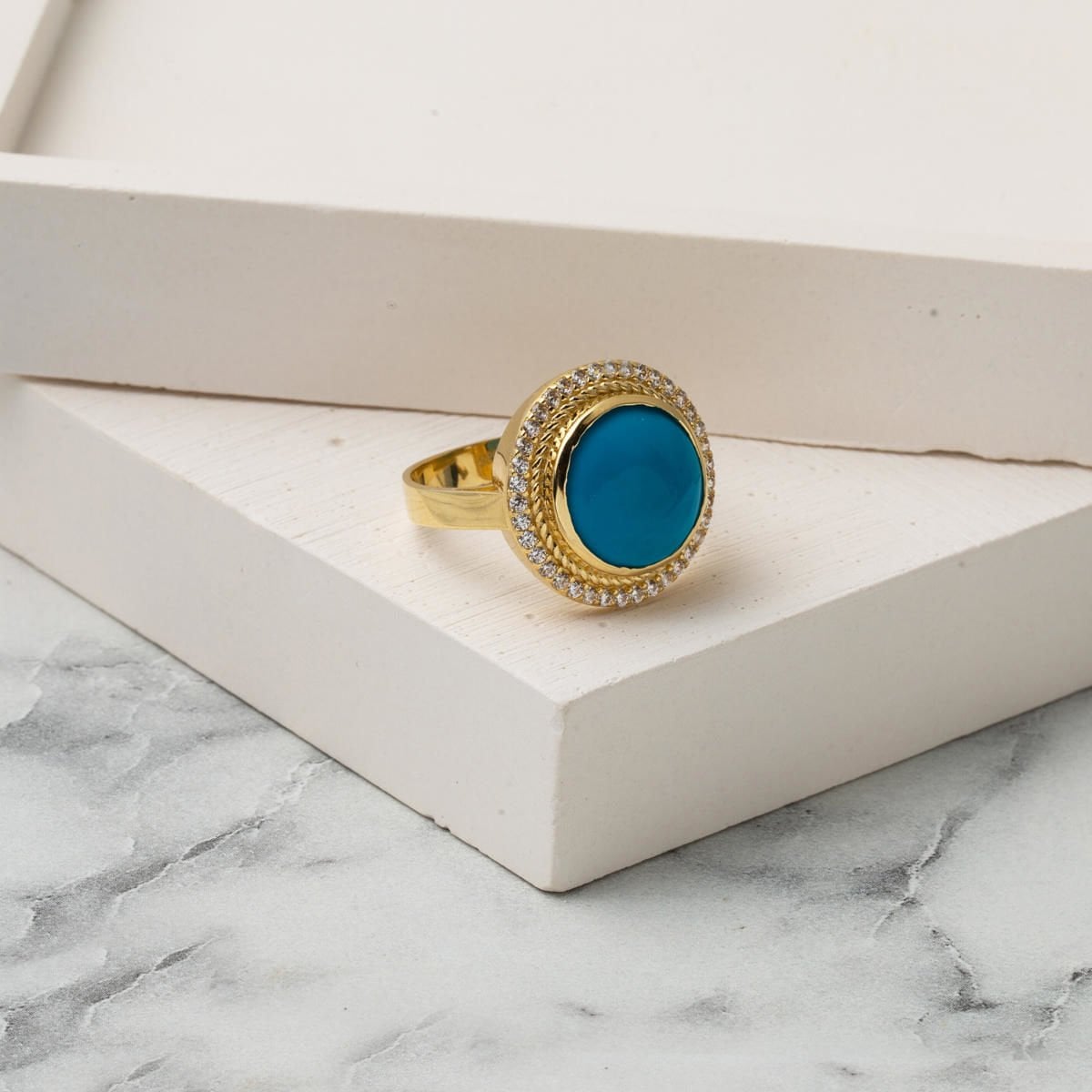 14K Yellow Gold Round Turquoise Ring