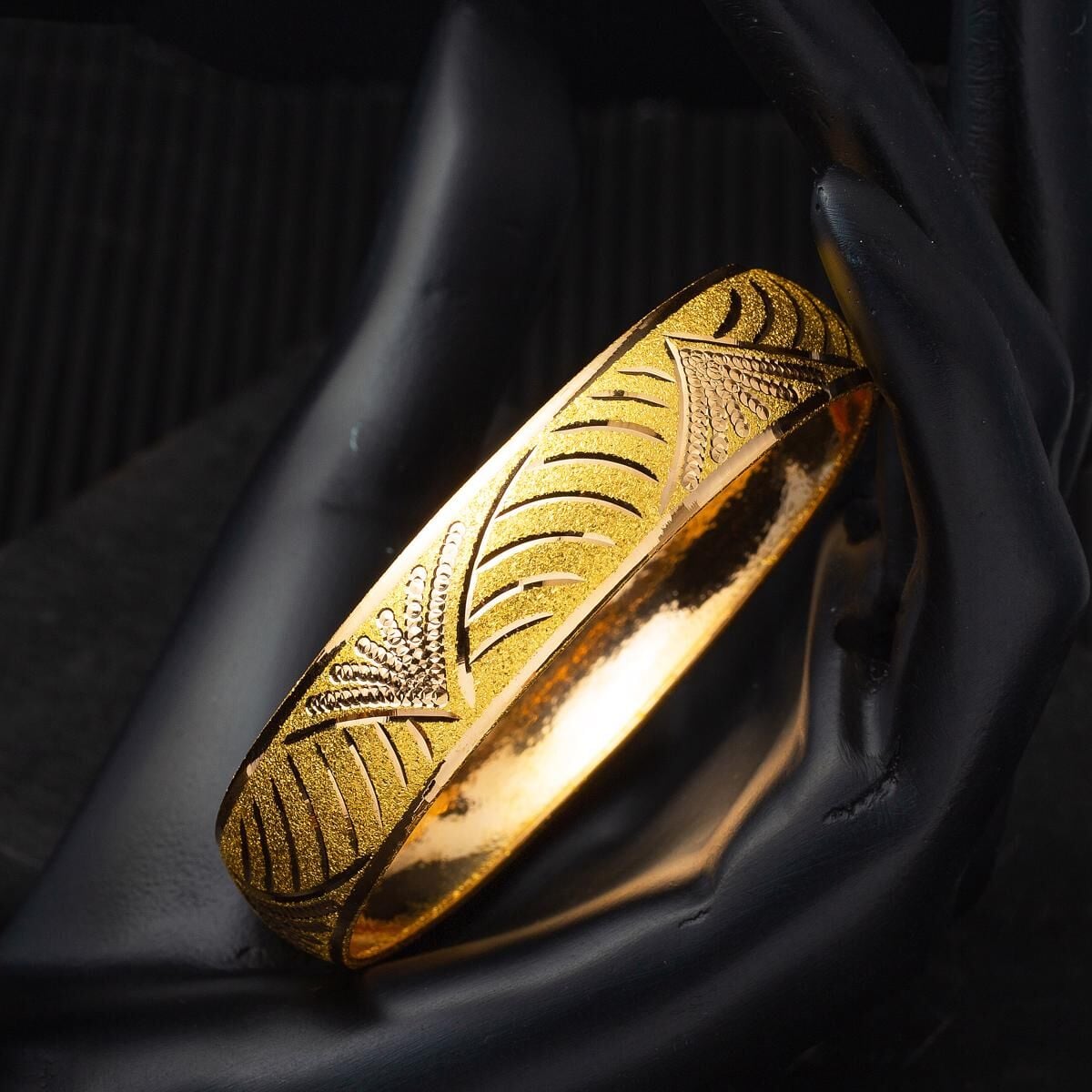22K Yellow Gold 1.5 CM Wide Bangle