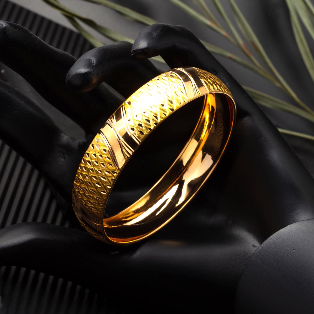 22K Yellow Gold 1.5 CM Wide Bangle (14 g)