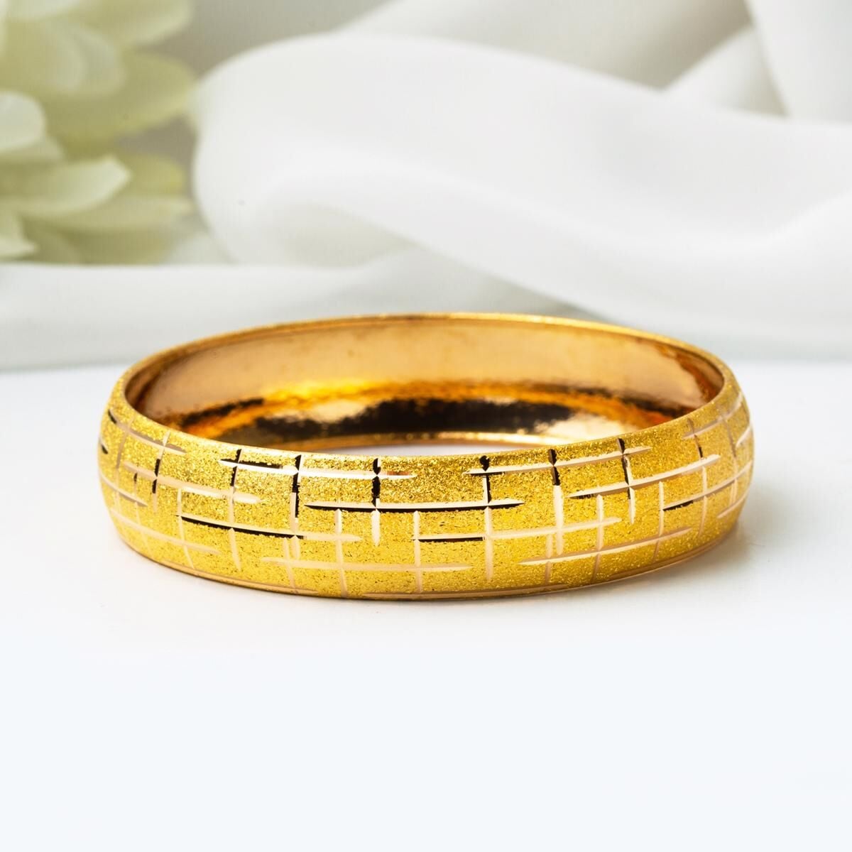 22K Yellow Gold 1.5 CM Wide Bangle (14 g)