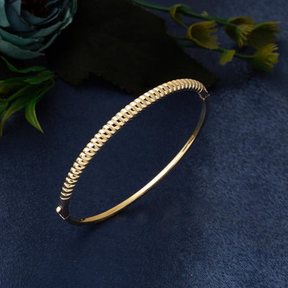 14K Yellow Gold Twisted Hinged Cuff Bangle (5.78 g)