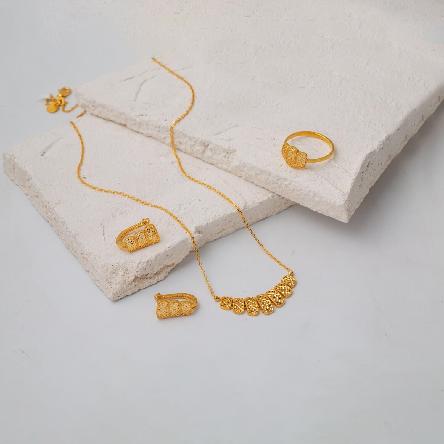 22K Yellow Gold Plasma Three-Piece Jewelry Set