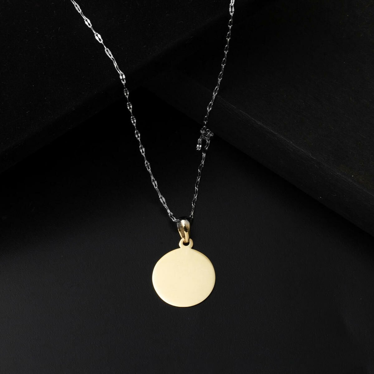 14K Yellow Gold 1.5 cm Diameter Plate Pendant