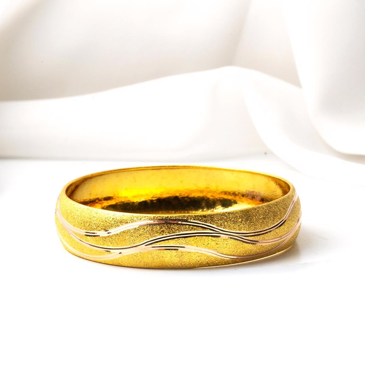 14K Yellow Gold 1.5 cm Wide Bangle (11 g)