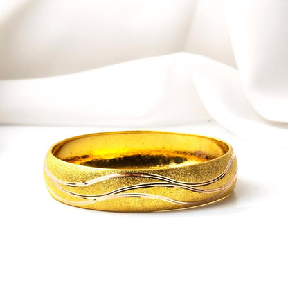 14K Yellow Gold 1.5 cm Wide Bangle (11 g)