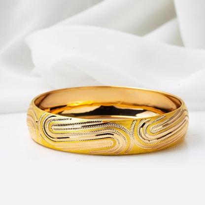 22K Yellow Gold 1.5 cm Wide Bangle