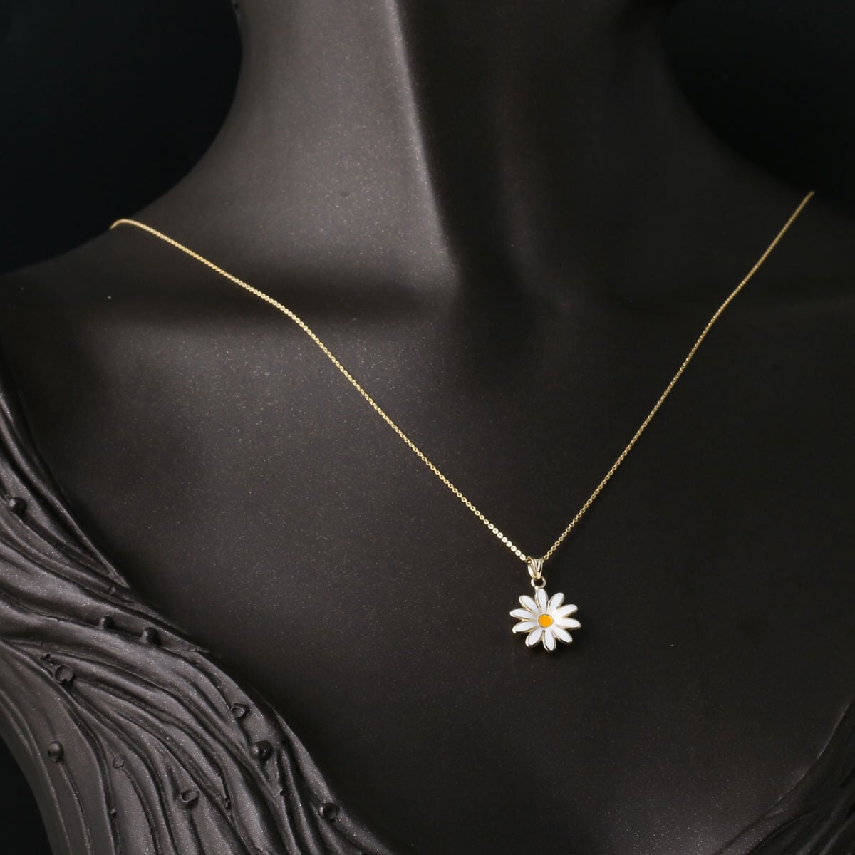 14K Yellow Gold Daisy Enamel Pendant