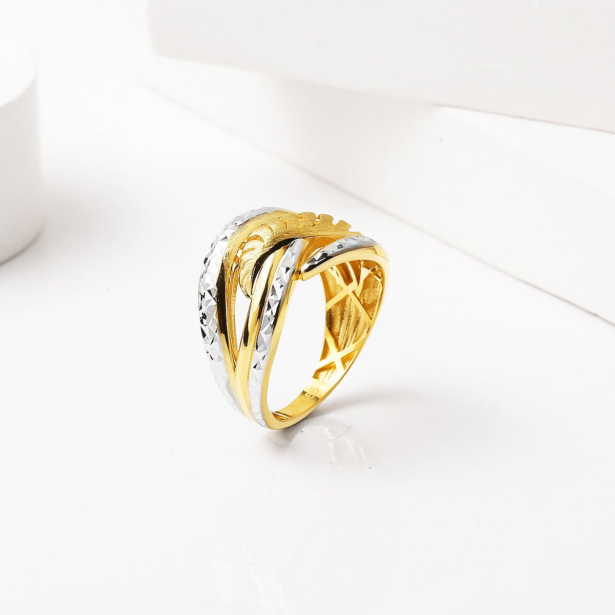 14K Yellow Gold Ivy Shaped Ring