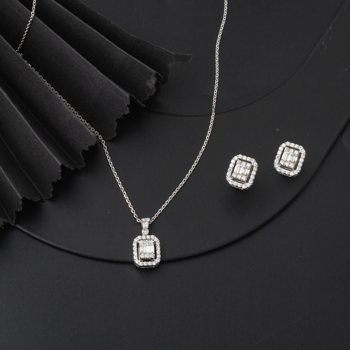 14K White Gold 0.67 Ct Baguette Diamond Necklace Earrings Set