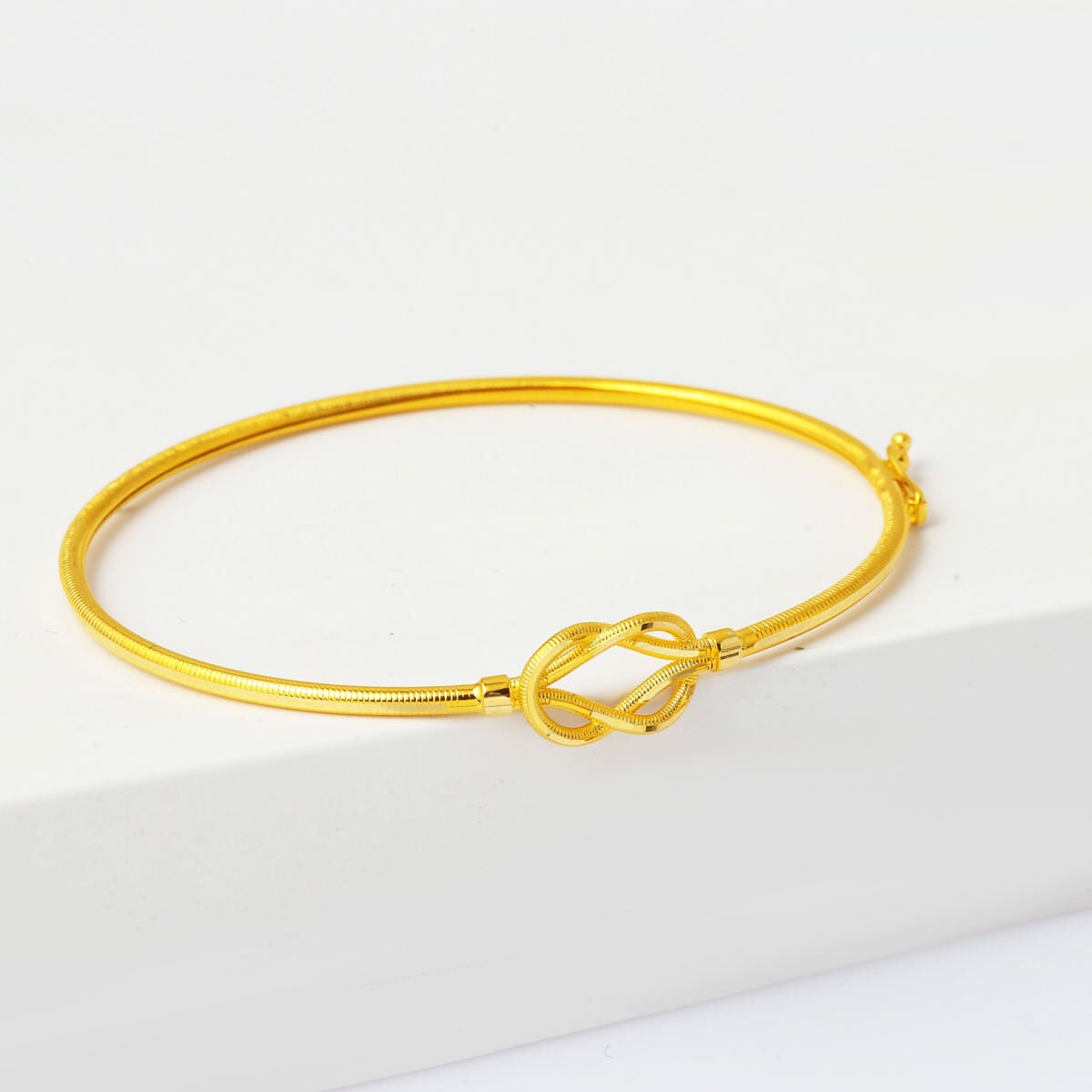 14K Yellow Gold Ajda Knot Hinged Cuff Bangle
