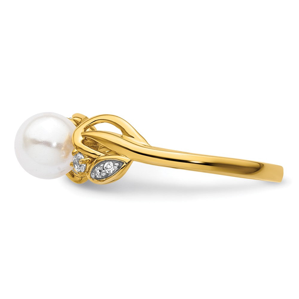 14K Yellow Gold Polished 1/15 carat Diamond and Freshwater Cultured Pearl Size 7 Ring