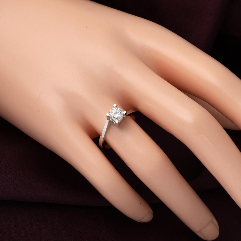 14K White Gold 0.60 Ct Moissanite Solitaire Ring (2.7 g)